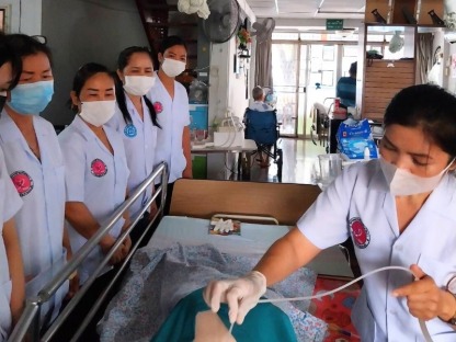 รับดูแลผู้ป่วยติดเตียง ลาดพร้าว